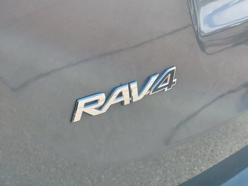 Used 2014 Toyota RAV4 LE AWD/4WD image 11