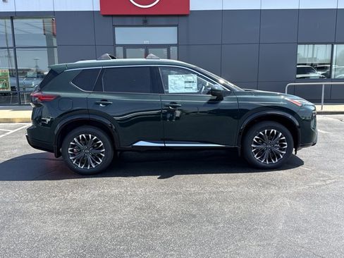 New 2026 Nissan Rogue Platinum AWD/4WD image 2