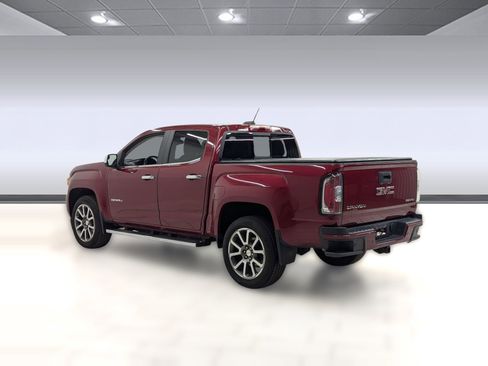 Used 2020 GMC Canyon Denali image 2