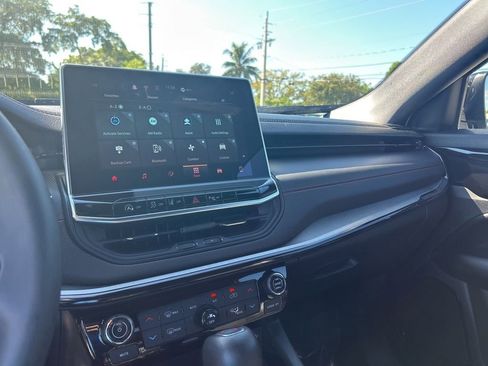 Used 2024 Jeep Compass Trailhawk image 11