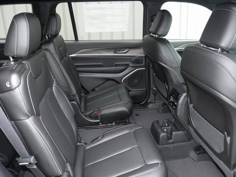 New 2026 Jeep Grand Cherokee L Limited image 24