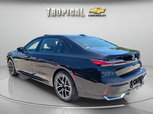 Used 2023 BMW 740i RWD image 3