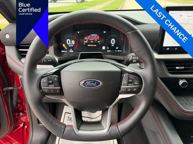 Certified 2025 Ford Explorer ST-Line w/ Premium Package AWD/4WD image 13