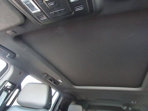 Used 2022 Chevrolet Suburban Z71 w/ Luxury Package AWD/4WD image 33