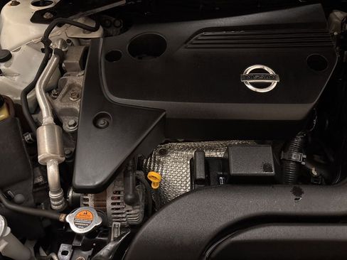 Used 2015 Nissan Altima 2.5 SL w/ Moonroof Package image 26