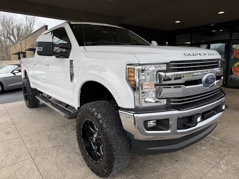 Used 2019 Ford F250 Lariat w/ Lariat Ultimate Package image 4