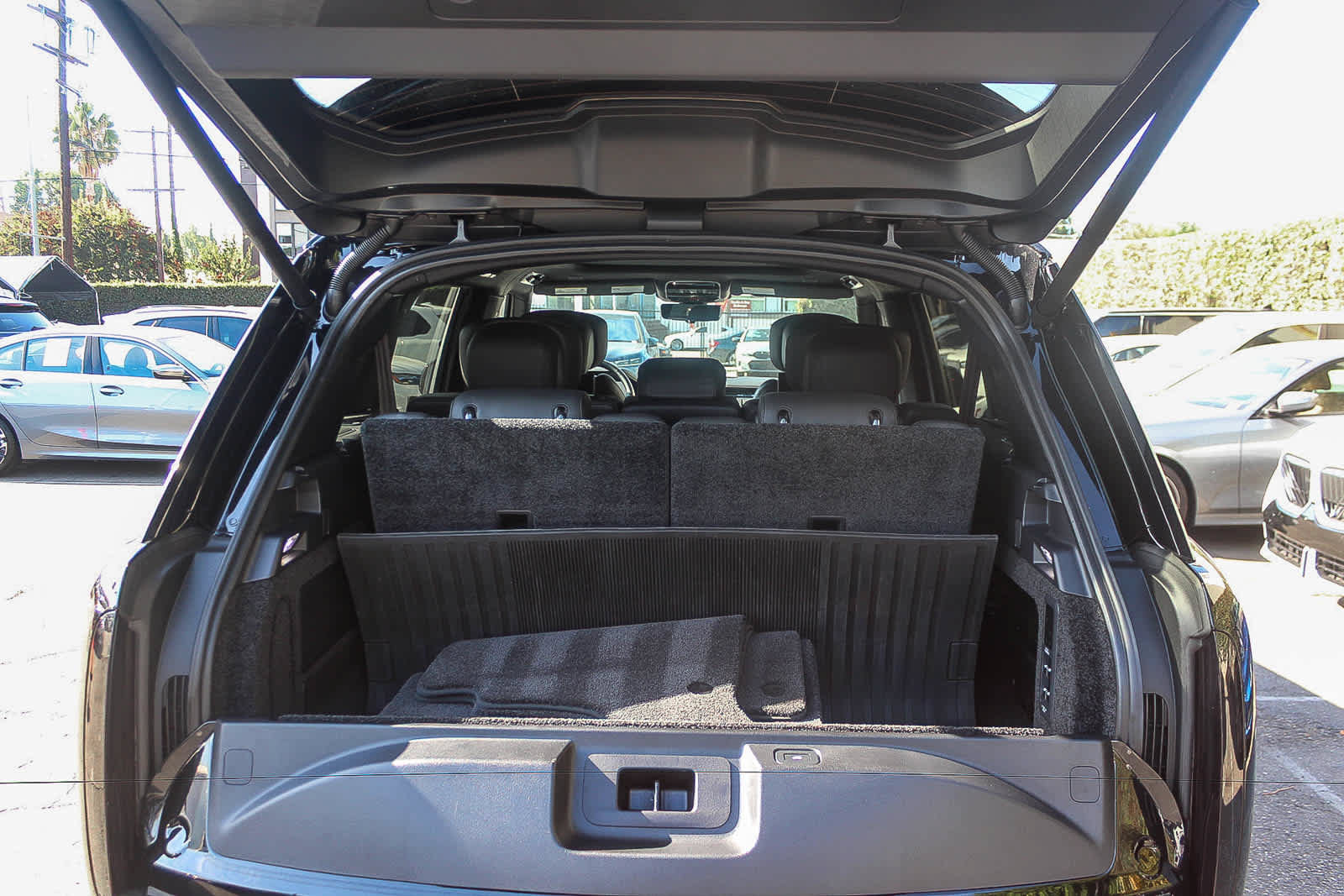 Used 2025 Land Rover Range Rover Long Wheelbase Autobiography AWD/4WD image 23