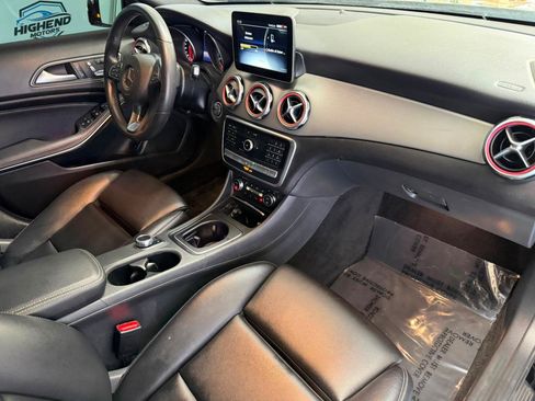 Used 2020 Mercedes-Benz GLA 250 4MATIC w/ Premium Package image 28