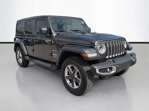 Used 2020 Jeep Wrangler Unlimited Sahara image 2