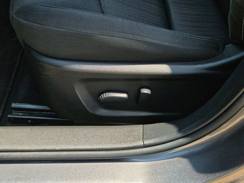 Used 2025 Nissan Altima 2.5 SV FWD image 34