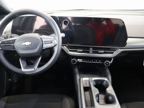 New 2026 Chevrolet Equinox EV LT image 11