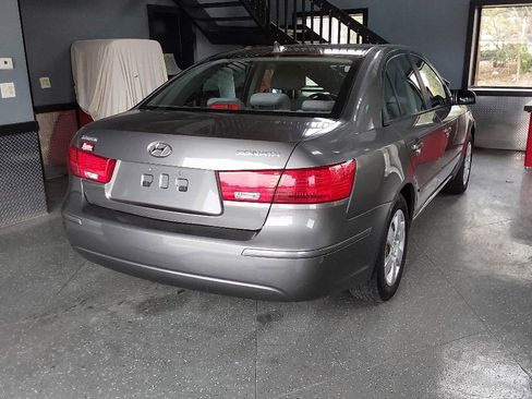Used 2010 Hyundai Sonata GLS image 9