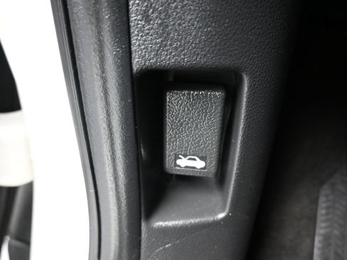 Used 2019 Honda Pilot LX image 25