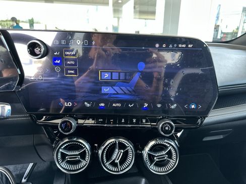 Certified 2024 Chevrolet Blazer EV LT AWD/4WD image 33