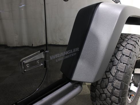 Used 2016 Jeep Wrangler Unlimited Rubicon AWD/4WD image 24