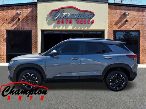 Used 2022 Chevrolet TrailBlazer LT w/ Convenience Package image 10