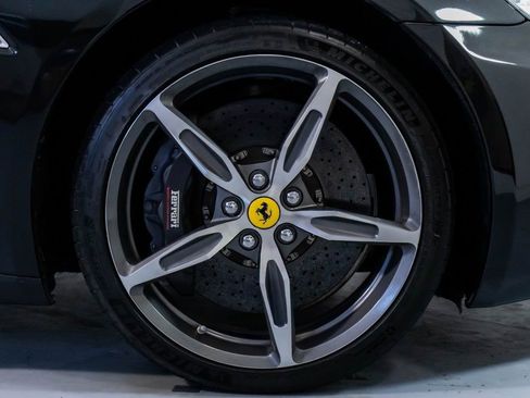 Used 2014 Ferrari California image 58