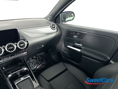 Used 2024 Mercedes-Benz GLA 35 AMG 4MATIC image 35