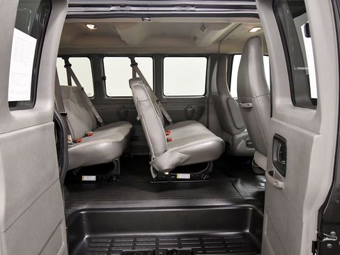 Used 2025 Chevrolet Express 3500 LS RWD image 13