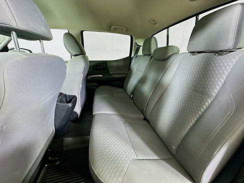 Used 2021 Toyota Tacoma SR5 AWD/4WD image 14