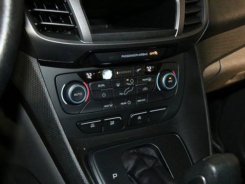 Used 2019 Ford Transit Connect XL image 19