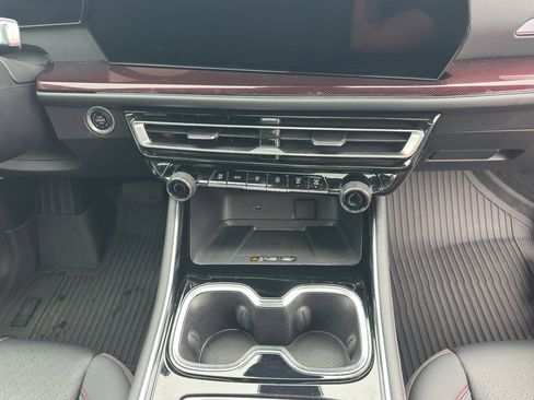 Used 2024 Chevrolet Traverse RS w/ LPO, Floor Liner Package image 24