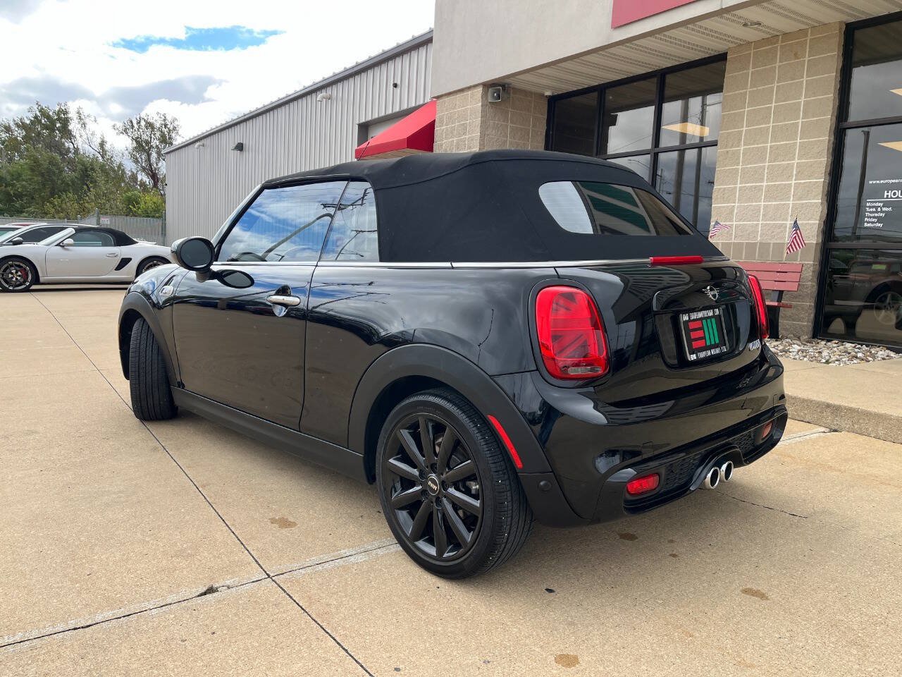 Used 2021 MINI Cooper S w/ Signature Upholstery Package FWD image 10