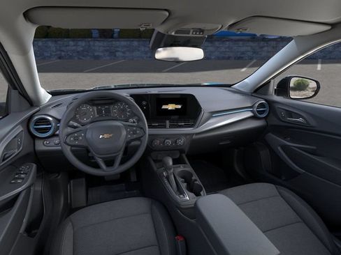 New 2026 Chevrolet Trax LS w/ LS Convenience Package FWD image 17