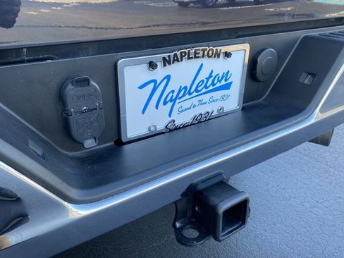 Used 2024 Chevrolet Silverado 2500 LT w/ Convenience Package image 24