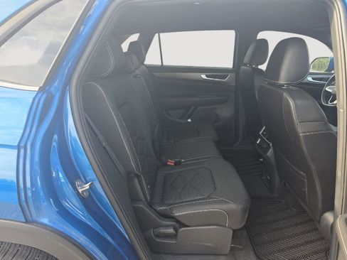 Used 2024 Volkswagen Atlas Cross Sport SE image 14