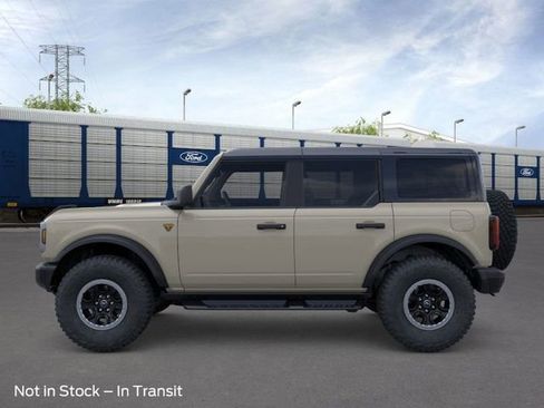 New 2026 Ford Bronco Badlands image 3