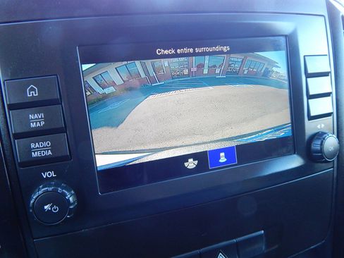 Used 2021 Mercedes-Benz Metris image 25