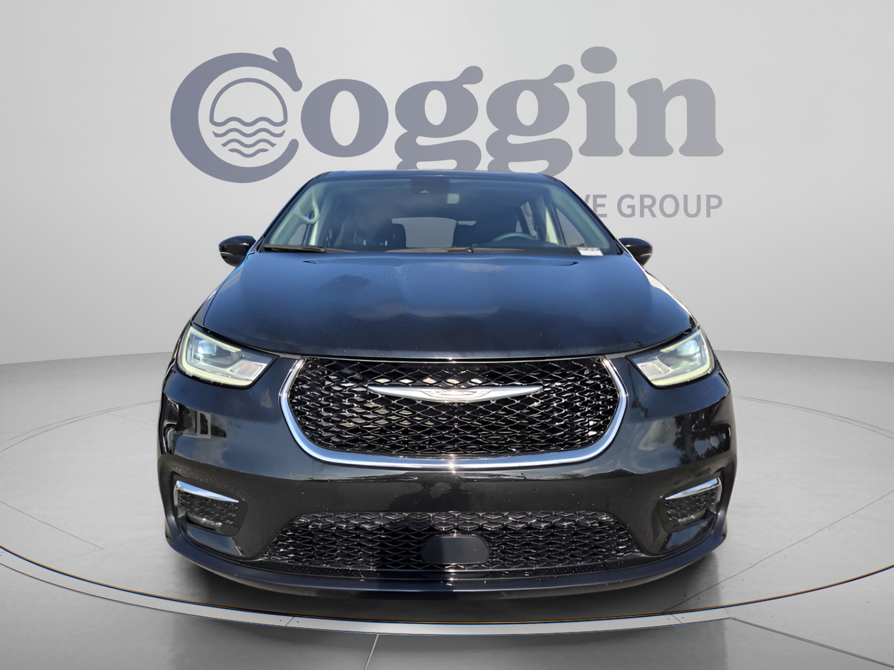 Used 2024 Chrysler Pacifica Touring-L FWD image 8