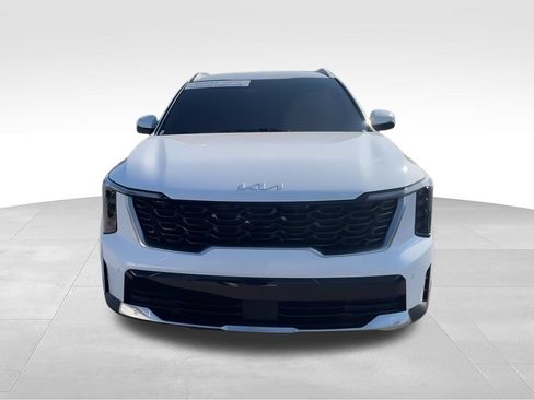 Used 2024 Kia Sorento S FWD image 3