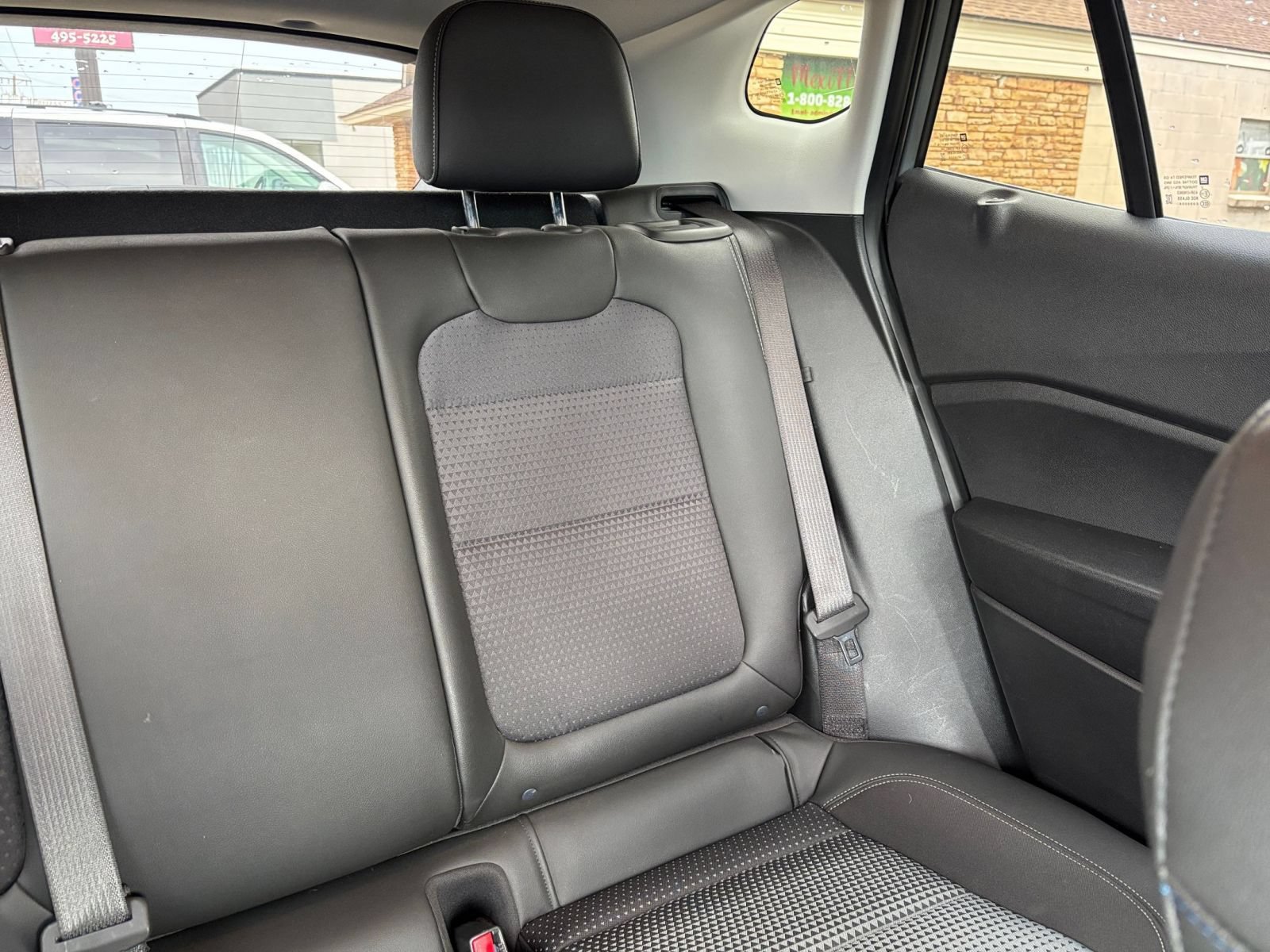 Used 2025 Chevrolet Trax LT w/ LT Convenience Package FWD image 35