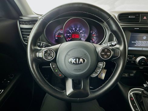 Used 2019 Kia Soul + image 11