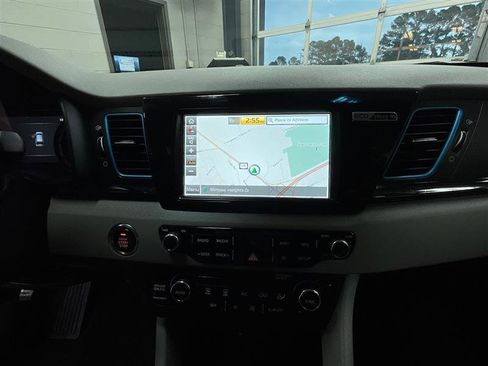 Used 2019 Kia Niro EX Premium image 18