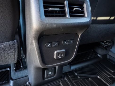 Used 2022 Chevrolet Equinox Premier image 16