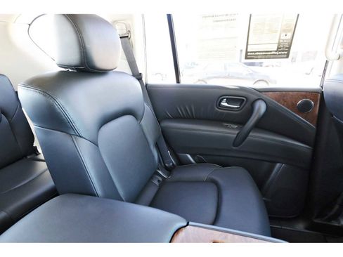 Used 2024 Nissan Armada SL w/ Captain's Chairs Package image 10