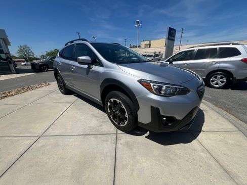 Certified 2023 Subaru Crosstrek 2.0i Premium AWD/4WD image 3