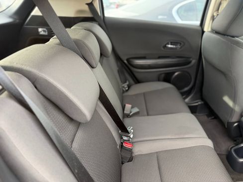 Used 2021 Honda HR-V LX image 11