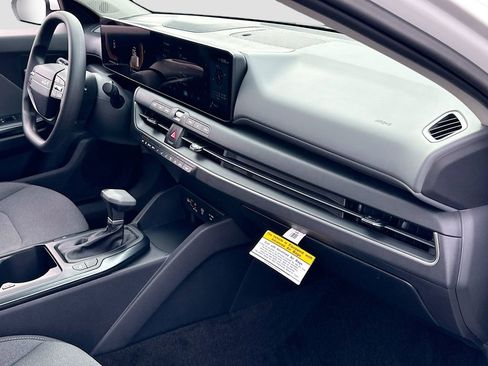New 2025 Kia K4 LXS image 26