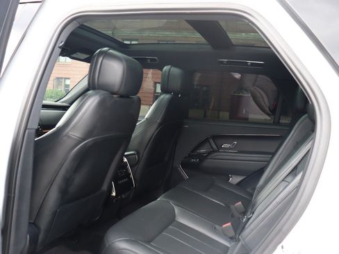 Used 2025 Land Rover Range Rover Sport SE AWD/4WD image 15