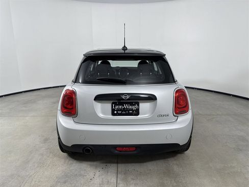 Used 2019 MINI Cooper 2-Door Hardtop image 6
