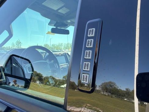 Used 2021 Ford F350 Lariat w/ Lariat Value Package AWD/4WD image 19
