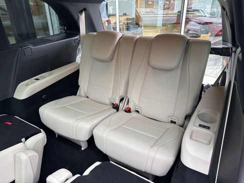 Certified 2025 Mercedes-Benz GLS 450 4MATIC image 21