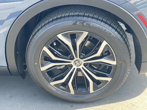 Used 2026 Toyota Crown XLE image 39