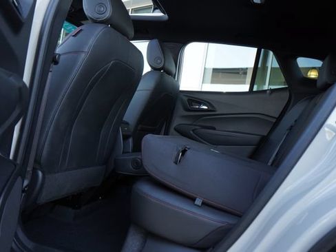 Used 2026 Chevrolet Trax RS w/ Sunroof Package FWD image 29