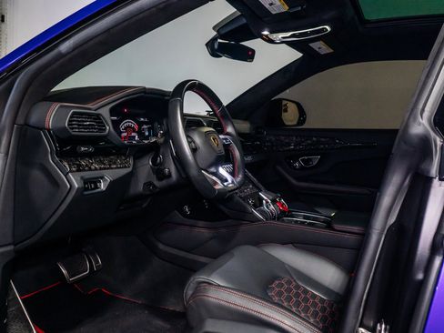 Used 2021 Lamborghini Urus image 21