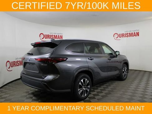 Used 2024 Toyota Highlander XLE AWD/4WD image 7